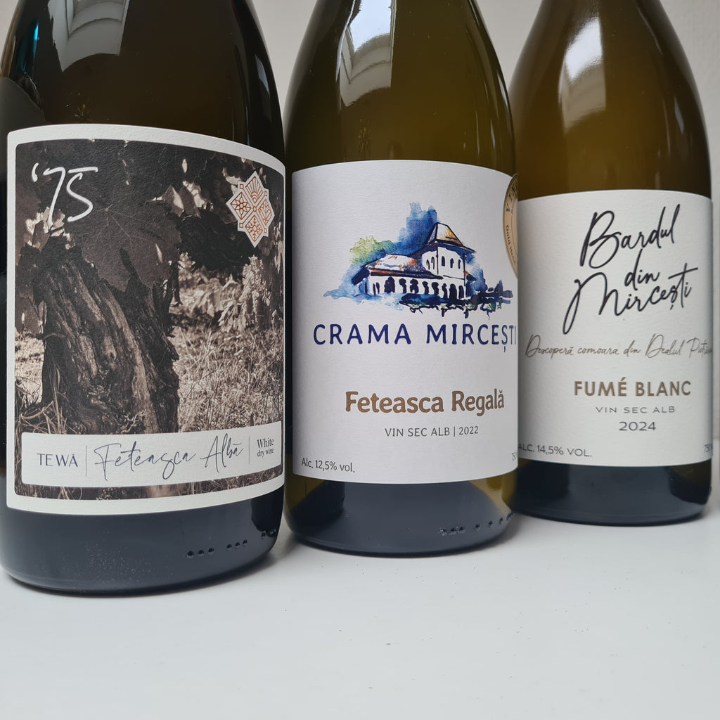 etiketten voorzijde 3 witte wijnen uit Moldavië Feteasca Alba , Feteasca Regala en Fumë Blanc 