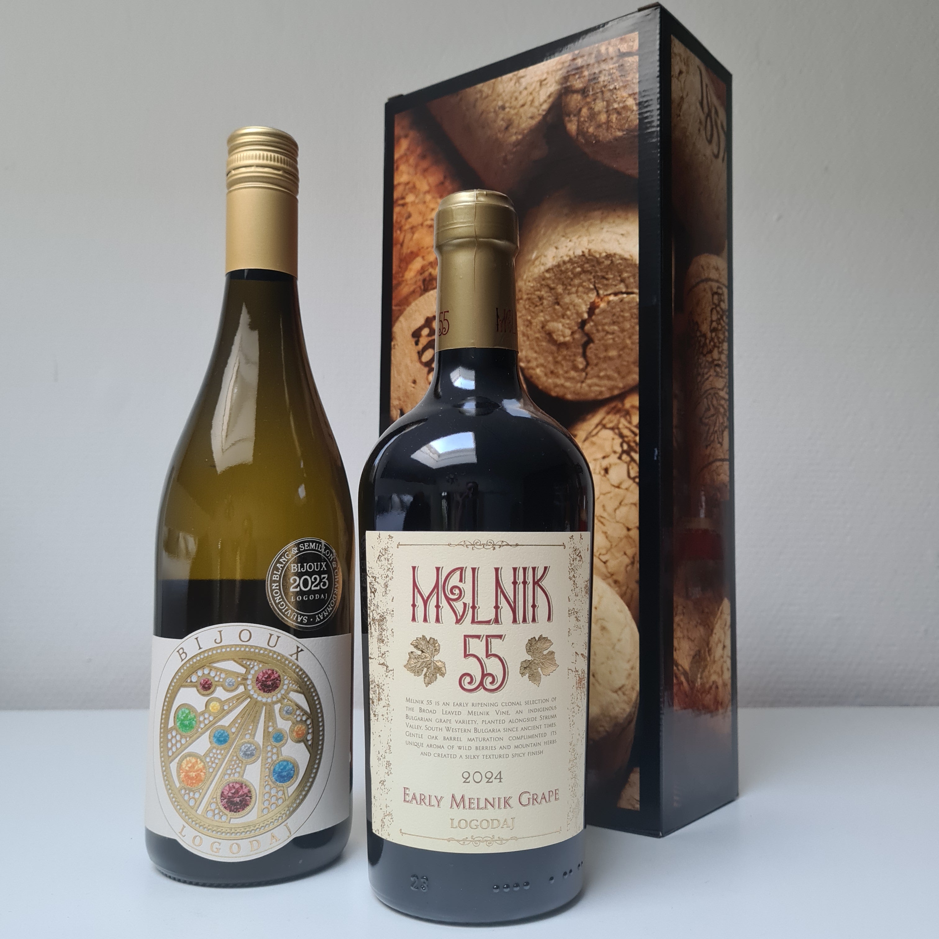 Wijngeschenkdoos Bulgarije : 1 fles wit & 1 fles rood in geschenkdoos.