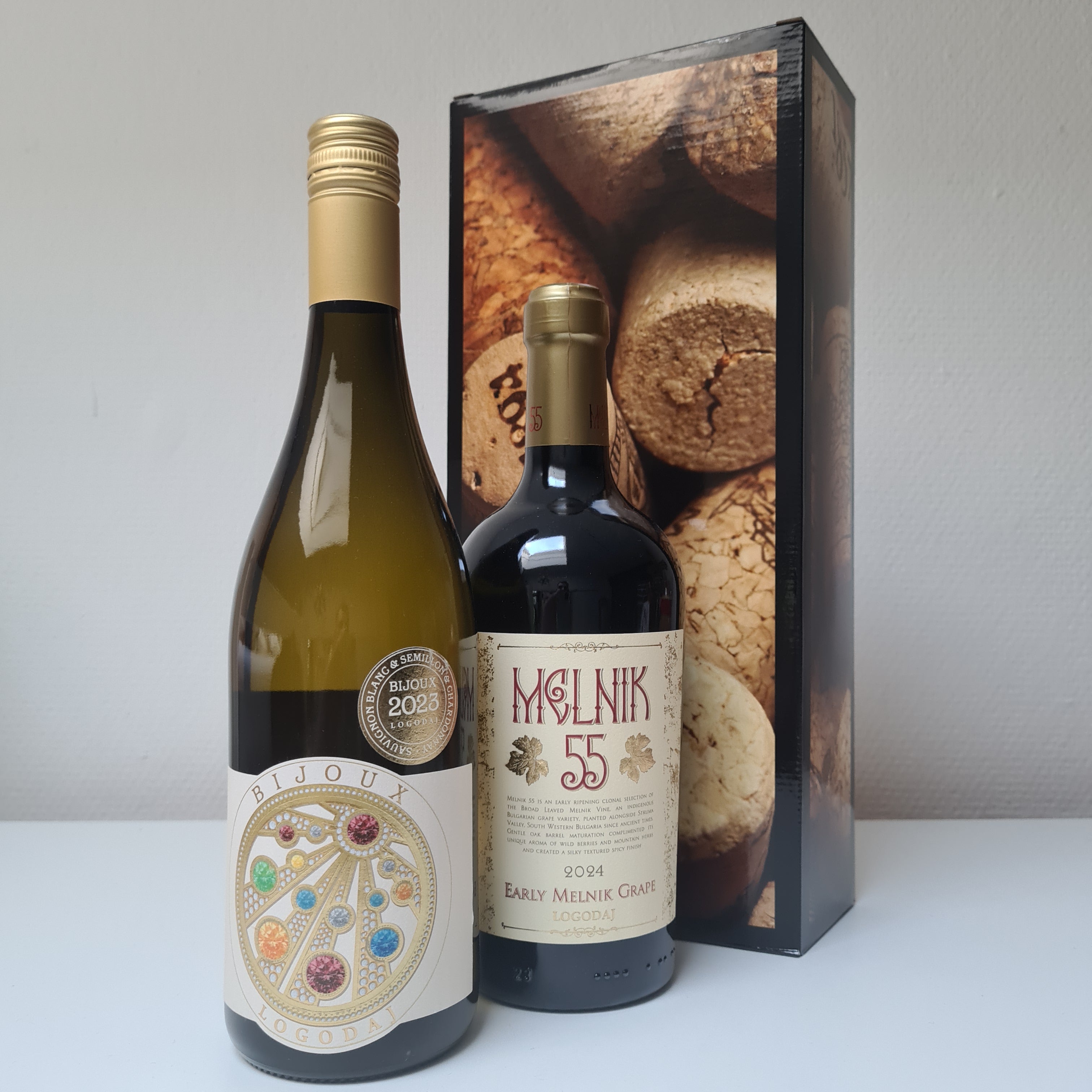 Wijngeschenkdoos Bulgarije : 1 fles wit & 1 fles rood in geschenkdoos.