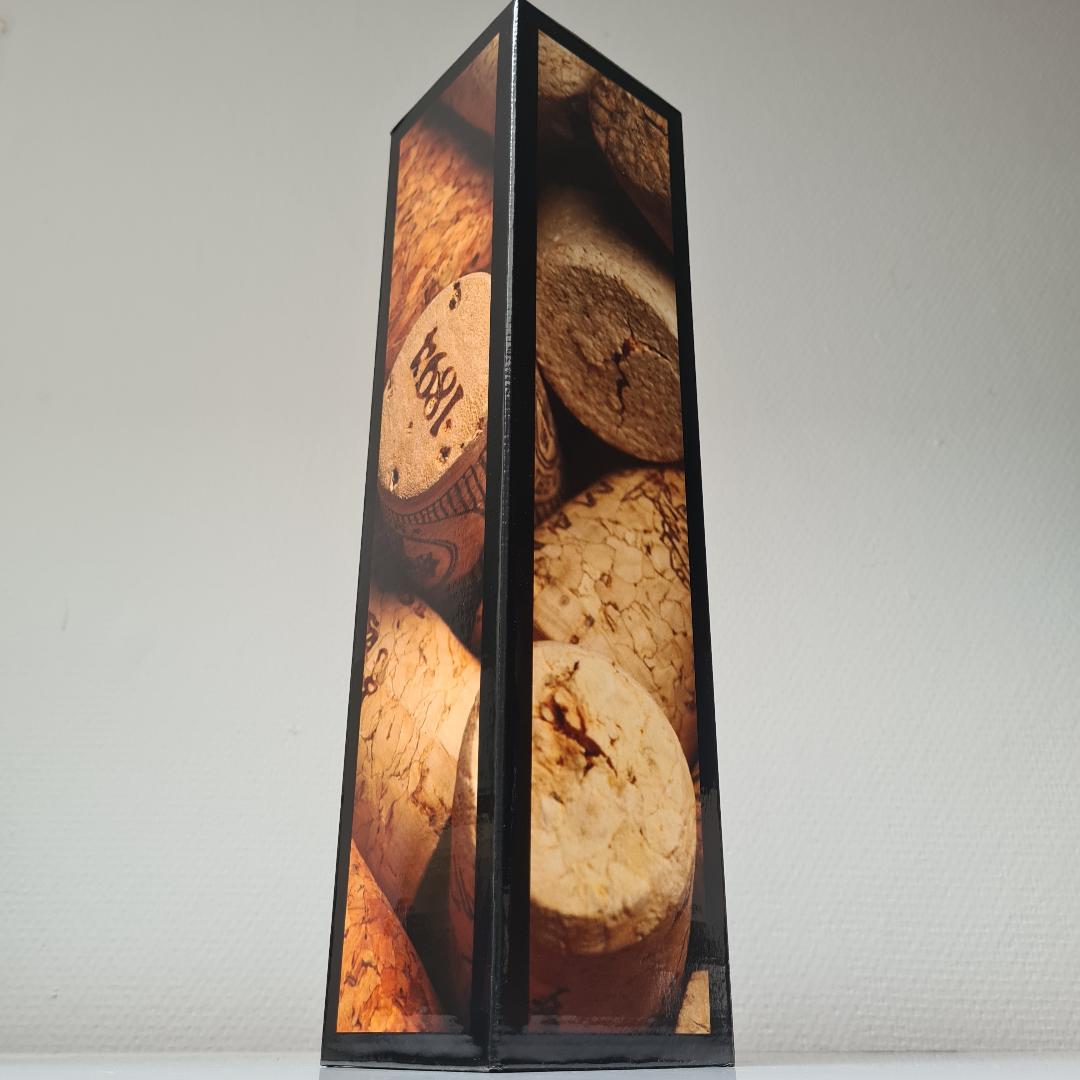 Geschenkdoos voor 1 fles wijn met afbeelding van kurken.