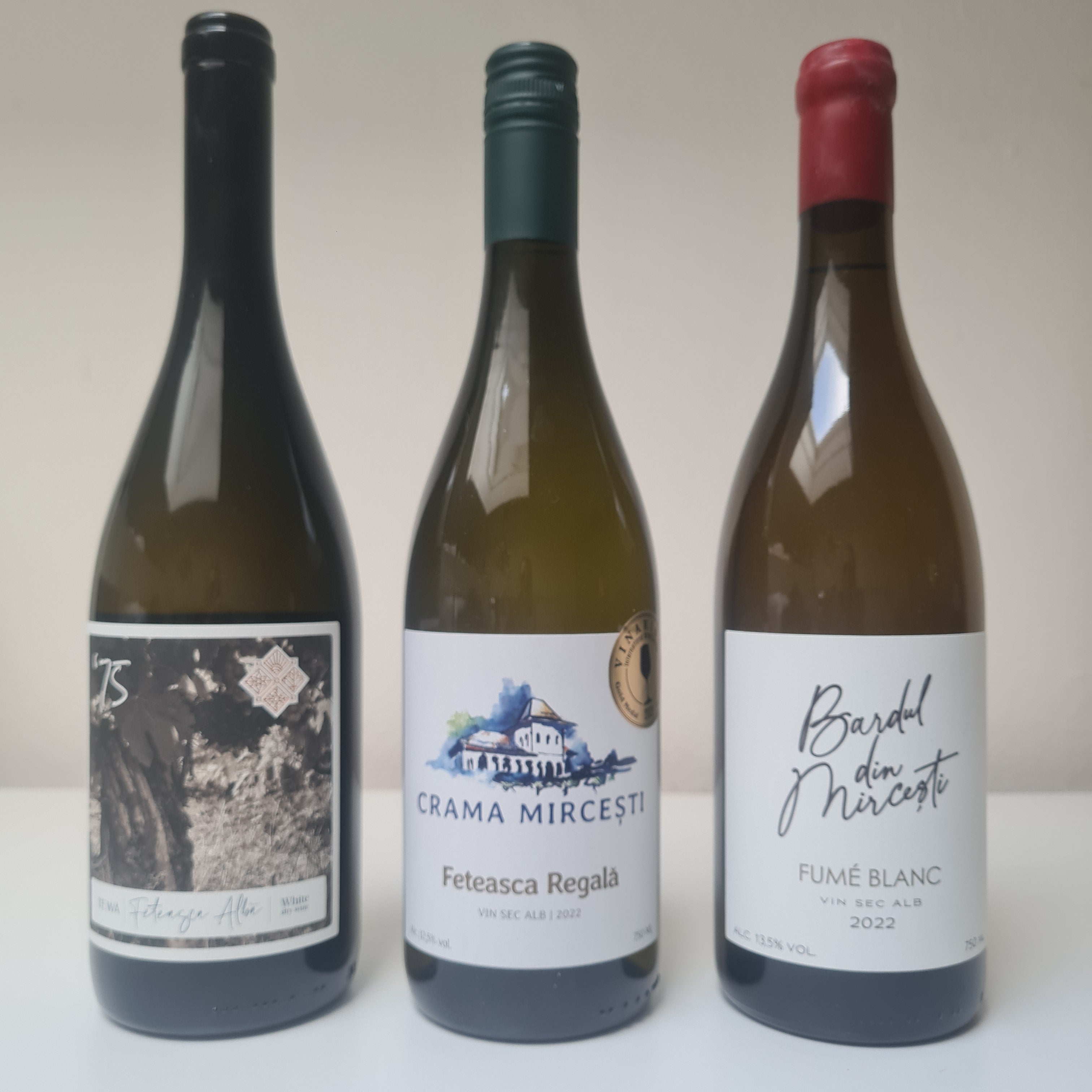  3 flessen witte wijn Feteasca Alba  Tewa Wines Fumé Blanc Crama Mircesti en Feteasca Regala  Crama Mircesti