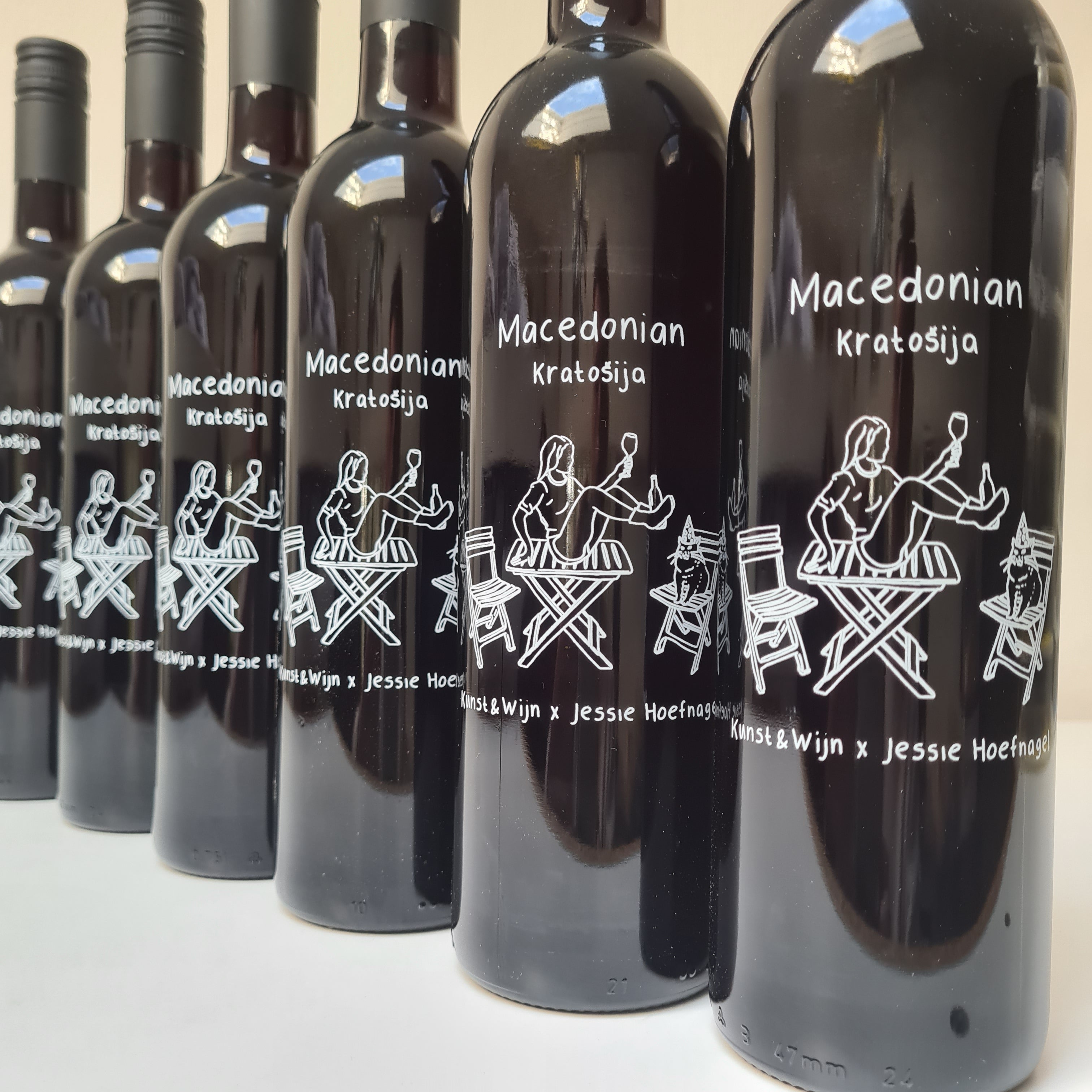 Gift box: 1 bottle Kratosija