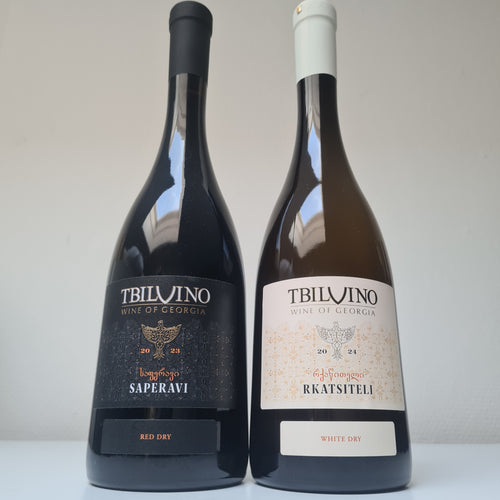 2 flessen wijn uit Georië 
Rkatsiteli witte wijn van wijnmaker Tbilvino  en
Saperavi rode wijn van wijnmaker Tbilvino 