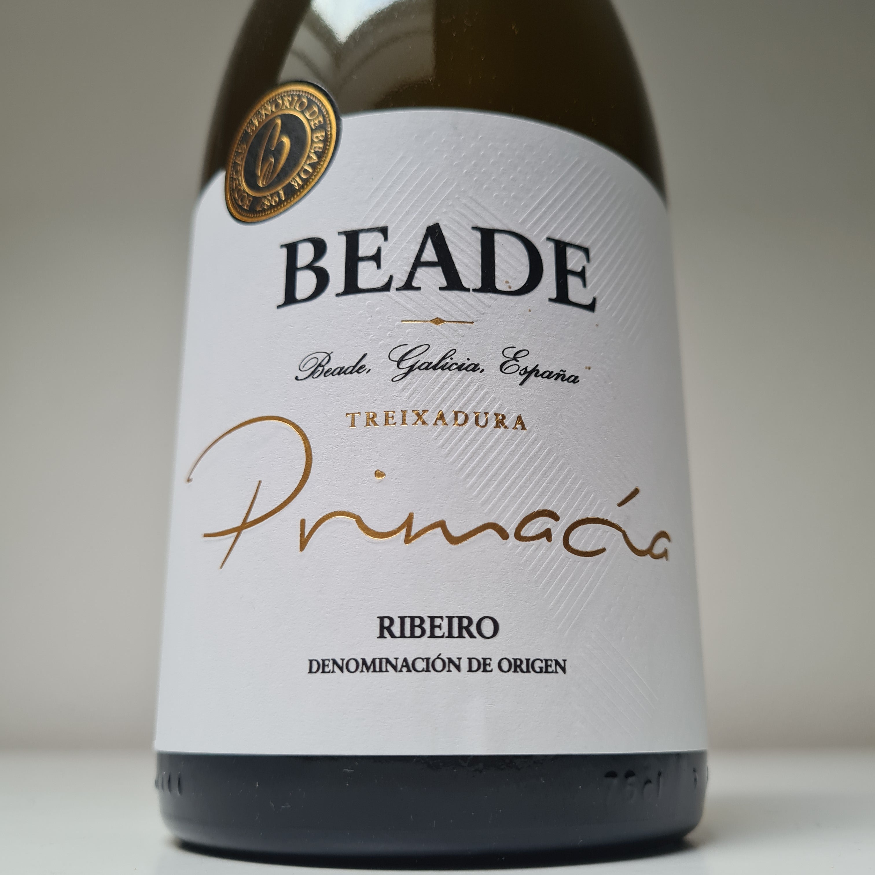 Close up etiket Treixadura Beade Primacia uit Spanje